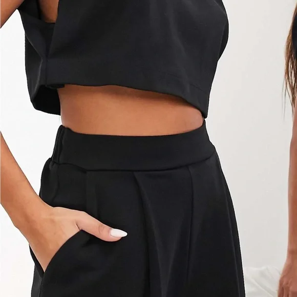 ASOS Edition Black Wide-Leg High-Rise Trousers - Picture 4 of 7